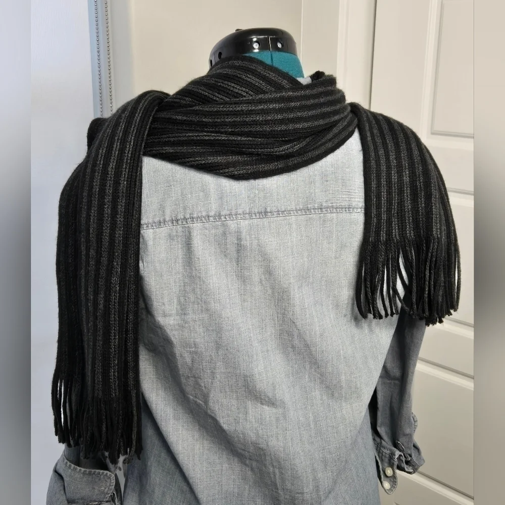 MICHAEL KORS LONG BLACK & GREY STRIPE SCARF FRINGE ENDS UNISEX OS WINTER COSY